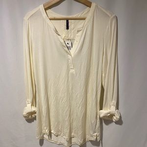 NWT NYDJ top size L